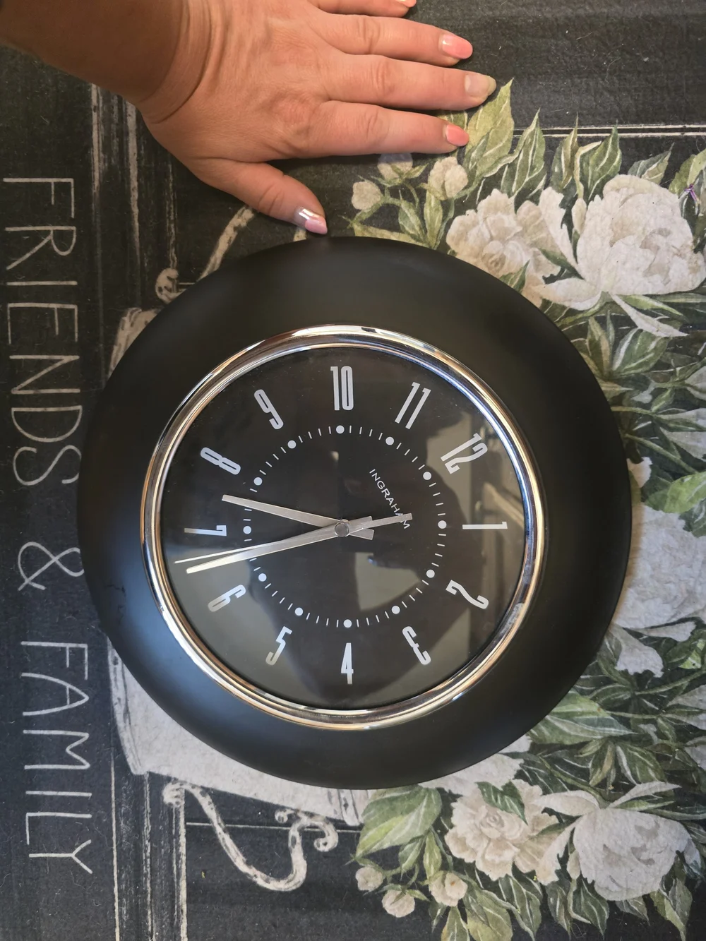 Black Wall Clock - Classic Round Home Wall Decor